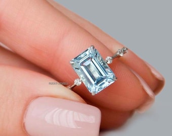 Minimalist Aquamarine Engagement Ring/Aquamarine Emerald Cut Ring/925 Silver/Gold Aquamarine Ring/Unique solitaire Promise Ring/Gift for her