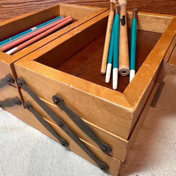 Solid Wood Expandable Artisit Supply Box