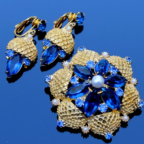 Vintage acorn brooch and clip on earrings gold tone Blue rhinestone acorns jewelry set Gorgeous Demi Parure gift for wife