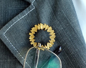 Vintage glasses holder brooch Round eyeglass holder pin gold tone