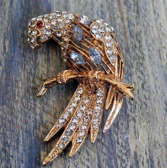 Vintage parrot pin gold tone Rhinestone bird broo… - image 1