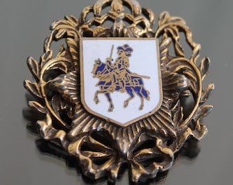 Vintage wapenschild broche Familiewapen schildspeld met ruiter te paard Emaille heraldische sieraden gouden toon Royalty geschenken