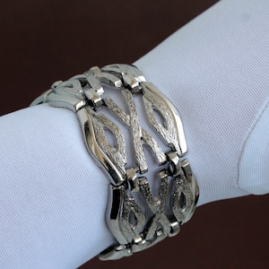 Vintage polished and textured brutalist silver bracelet Geometric chunky link bracelet Pop punk jewelry