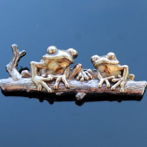 Broche de dos ranas de plata de ley vintage, regalo de joyería Goblincore para amigos, pin de figura animal imagen 2