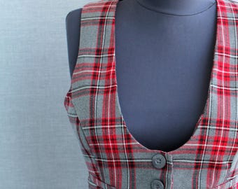AMISU Vintage Y2K gray red checked crop vest women size M Tartan waistcoat Plaid check vest