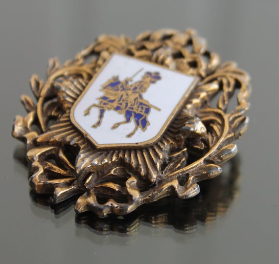 Vintage coat of arms brooch Family crest shield pin w… Gem