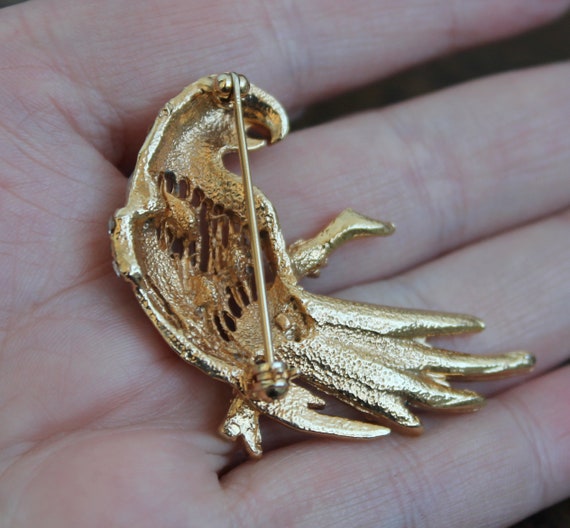 Vintage parrot pin gold tone Rhinestone bird broo… - image 10