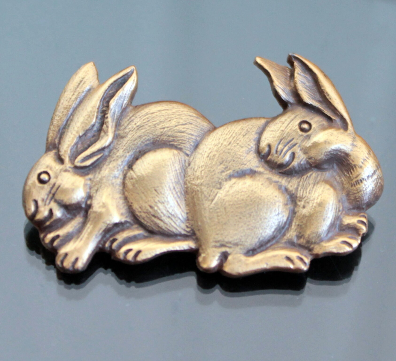 Hippowarehouse Beige Bunny rabbit Badge Pin 