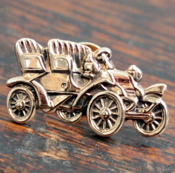 Vintage retro car pin gold tone Sarah Coventry ca… - image 2