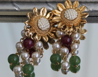 Vintage sunflower earrings dangle gold tone Dangle drop flower clip on earrings Sun flower jewelry