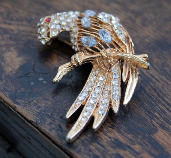 Vintage parrot pin gold tone Rhinestone bird broo… - image 8