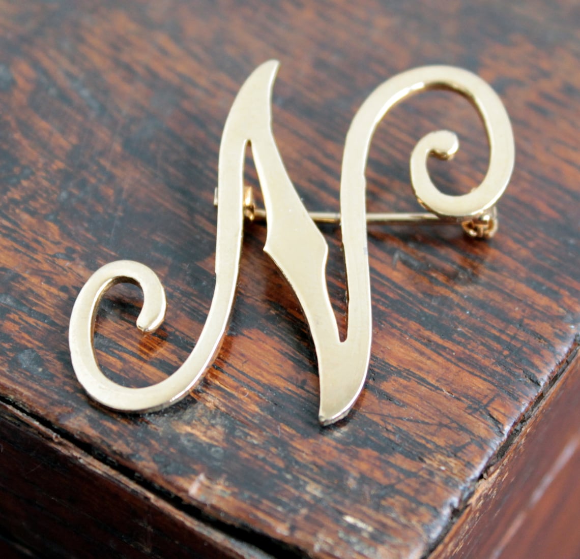 Spille A Forma Di Lettera Con Iniziale - Distintivi In Lega Dorata Per Abbigliamento E Accessori - Foto 3