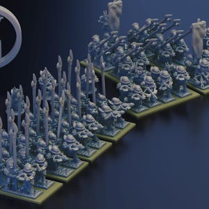 以下が含まれることがあります： 緑色の台座に並んだ、槍と盾を持った青いプラスチック製のミニチュアフィギュア40体セット。フィギュアはウォーゲームセットの一部です。