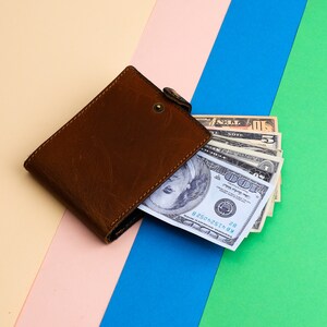 Cartera con tarjetero de cuero minimalista personalizada para hombre - Pequeña con 6 ranuras para tarjetas y 1 ranura para moneda - Regalo para novio, esposo, papá, 11,5 largo x 9 ancho x 1,5 alto cm