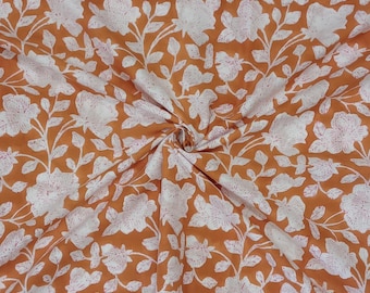 Orange-weißer Ringelblumen- und Weiß-Handblockdruck, reiner Bio-Baumwollstoff, Azo-freier Farbstoff, nachhaltige indische Stoffware für Kleider