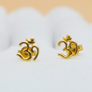 Gold Om Studs, 18k Solid, Gold Om Studs Earrings, Aum Studs Earrings, Om Studs Earrings