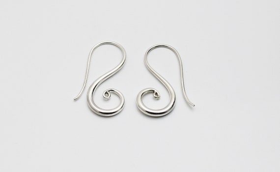 Blue Topaz Faceted Swirl Coil Design Sterling Silver Earrings Blue Topaz Faceted Swirl Coil Design Sterling Silver Earrings