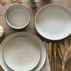 Vajilla de gres Scandi Home Fika: Esmalte reactivo color avena, 16 piezas o juegos de 4