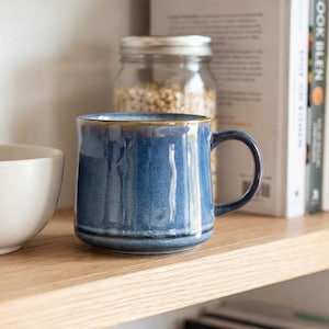 Juego de 2 tazas Scandi Home Terra Fusion de cerámica con esmaltado reactivo ondulado de 480 ml