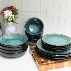Scandi Home Green Reactive Geschirr: 16-teiliges Set oder 4er-Sets