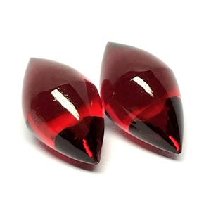 Rotes Glas Septum Spike Paar: Ausgefallene Edelsteine, 30 Karat