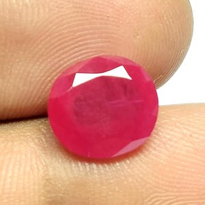 Lab Grown Red Ruby Imitation: Oval Faceted Gemstone, 4.40 Carat