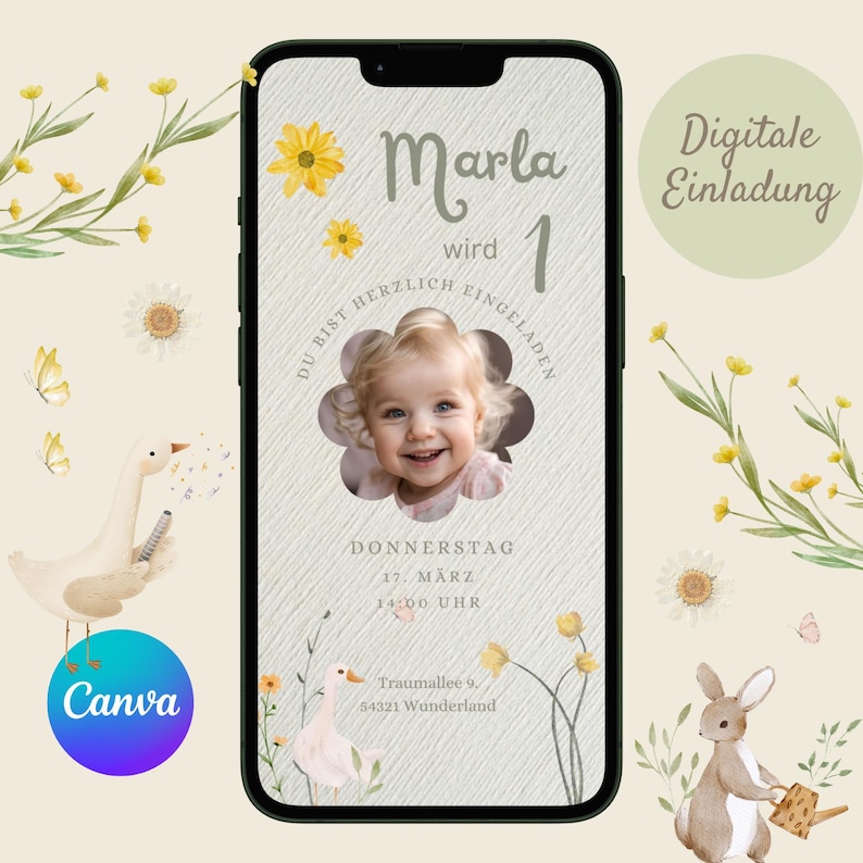 Puede incluir: Una invitaci&oacute;n digital para un primer cumplea&ntilde;os. La invitaci&oacute;n presenta una foto de una ni&ntilde;a con una corona de flores, un dise&ntilde;o floral amarillo y blanco, y el texto "Marla wird 1". La invitaci&oacute;n tambi&eacute;n incluye la fecha y la hora de la fiesta, "Donnertag 17. M&auml;rz 14:00 Uhr", y la direcci&oacute;n, "Traumallee 9, 54321 Wunderland".