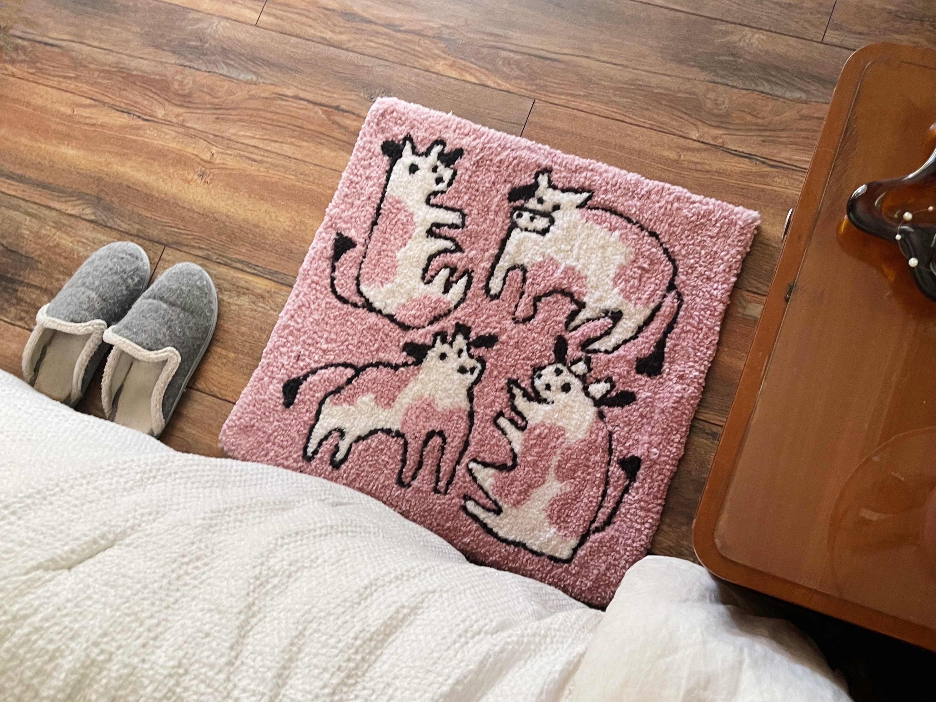 Strawberry Cow Rug / Custom Tufted Rugs / Handmade Rug /tufted Etsy Canada