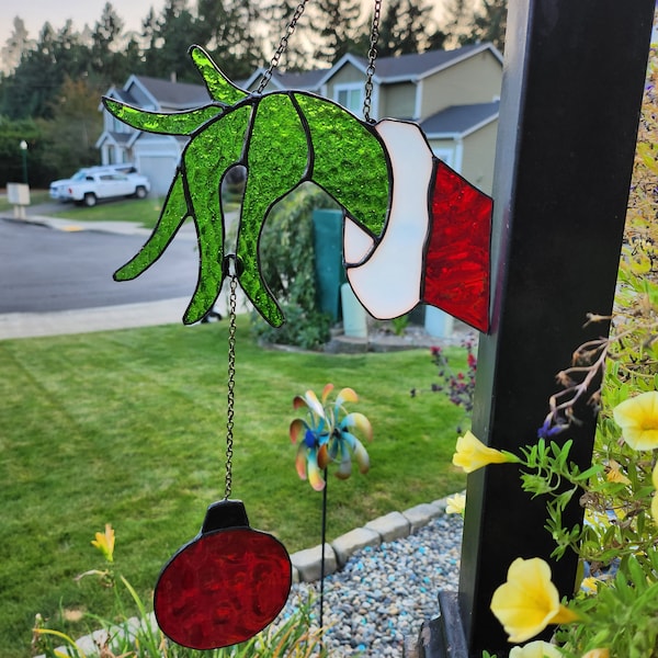 Grinch Suncatcher