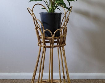 Lampang Plant Stand