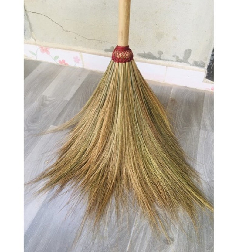Handmade Asian Witch Broom Natural Grass Broomstick for Sweeping Turkey