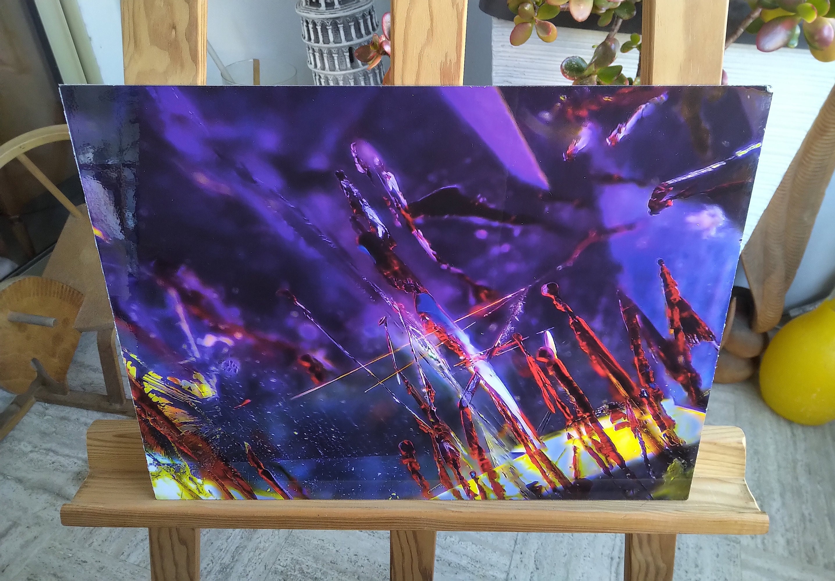 Lavande ~ Améthyste à Hématite ; Photomicrographie sur Aluminium