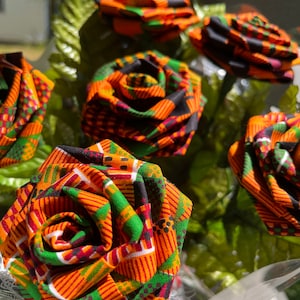 Dark Kente 6 Roses Gift Set