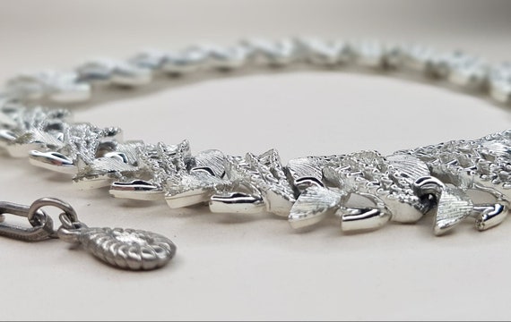 Brilliant vintage Lisner necklace