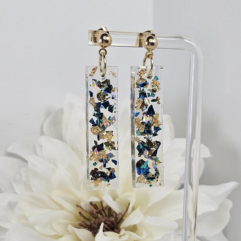 Gold Flake Resin Earrings: Teal Blue Iridescent Lightweight Dangles bild 2