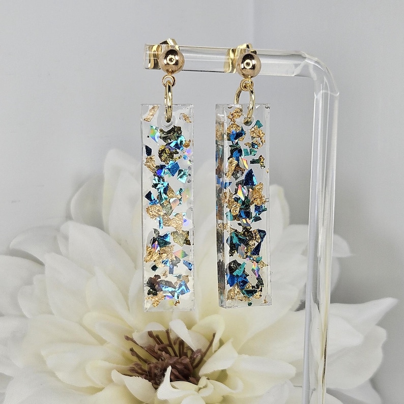 Gold Flake Resin Earrings: Teal Blue Iridescent Lightweight Dangles bild 1