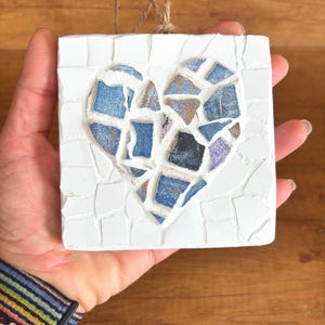 Trencadis Mosaic Heart: Arte em azulejos cerâmicos reciclados, presente simbólico