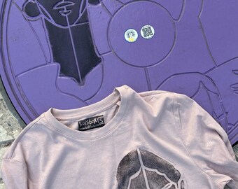 Cartagena Faces • Manhole Cover Print T-Shirt • Wearble Art Spain Souvenir