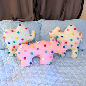 Large Frosted Animal Cookie Pillow with Pom-Pom Sprinkles, Animal Crackers, Dopamine Decor, Decorative Pillows, Throw Pillow, Handmade Plush