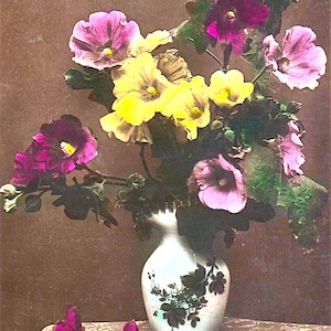 Vintage botanische Illustration Bauernhaus Vase mit Malve, sepiafarben Foto handkolorierte Karte Tags/Clip Art/Scrapbooking/Journal