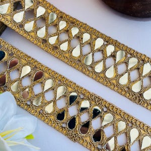 Handgjord guldfärgad spegelbård – Geometrisk spets för mode och hantverk, 1 kubikmeter