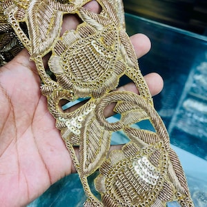 Pizzo Zardozi pesante fatto a mano, largo 1 metro, con bordatura ricamata in oro di alta qualità per lehenga, sari, abiti da sposa,3 pollici