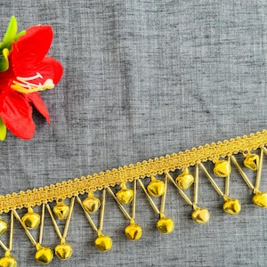 Ghungroo/Bells Tussle Trim oro Campana musicale Decorativo Dupatta Bordatura Tradizionale Pizzo Fantasia 2" Pollici di Larghezza