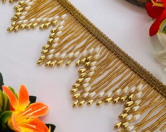 Ribete de encaje con perlas doradas y flecos | Borde para sari o dupatta de novia con abalorios, 1 yarda.