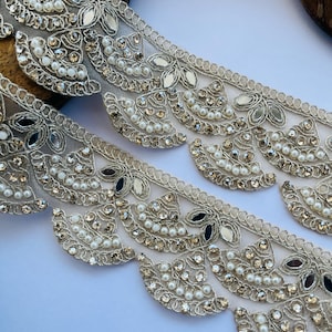 1 Yard Spiegel-Perle-Zirkon verzierte Blassgold-Borte, indische bestickte Perle Zardozi Scalloped Border Saree Borte, 1,77&quot; Inch breit