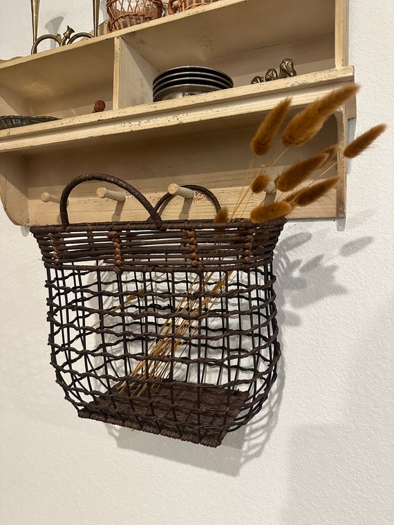 Vintage Wicker Entryway/Kitchen Basket - image 10