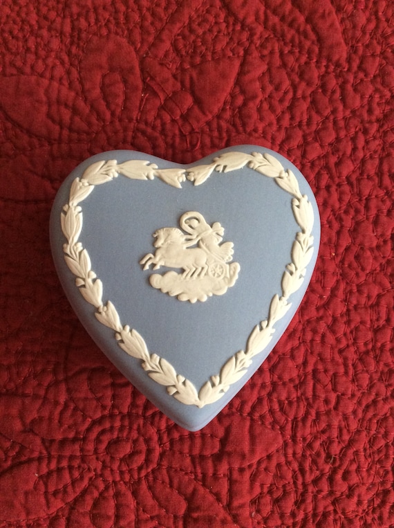 Vintage Wedgwood blue jasper heart shaped lidded … - image 5