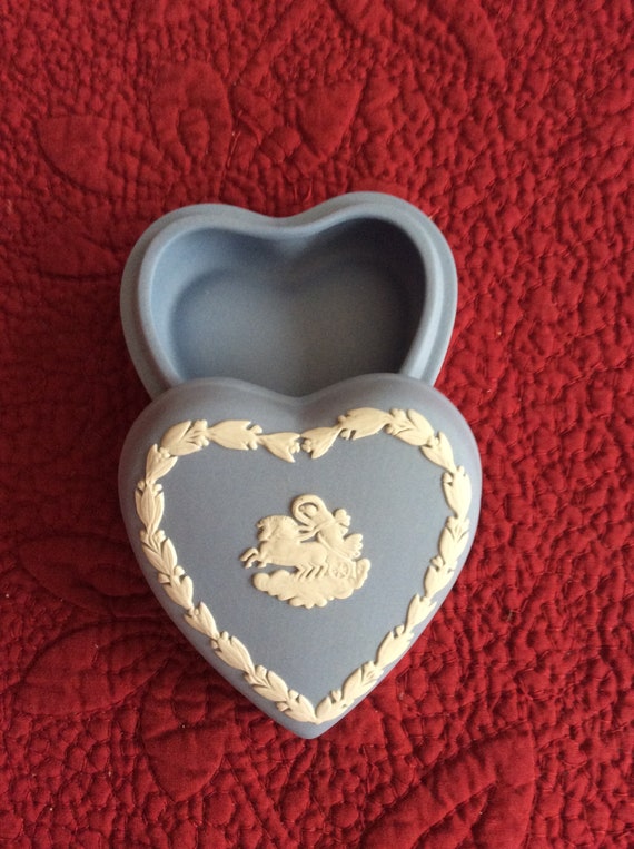 Vintage Wedgwood blue jasper heart shaped lidded b