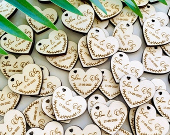 Personalisierte Hochzeit Gunsten Herz Tags: Gravierte Holz Dankeschön Tags mit Paaren 'Namen