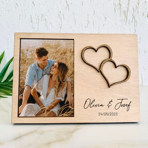 Marco de fotos de aniversario de madera grabado: regalo de boda personalizado